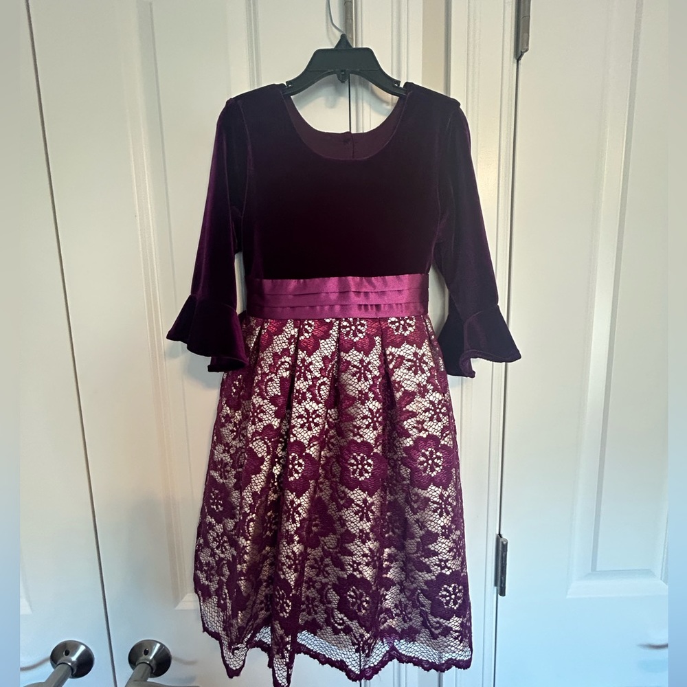 NWOT- Girls Velvet and Lace Dress